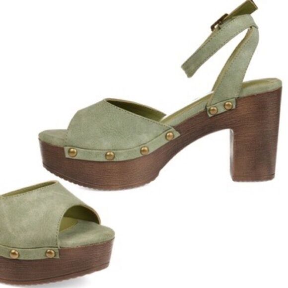 JOURNEE COLLECTION LORICA PLATFORM SANDAL in GREEN - Picture 1 of 13